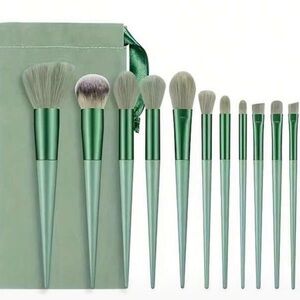 Green Makeup Brush Set